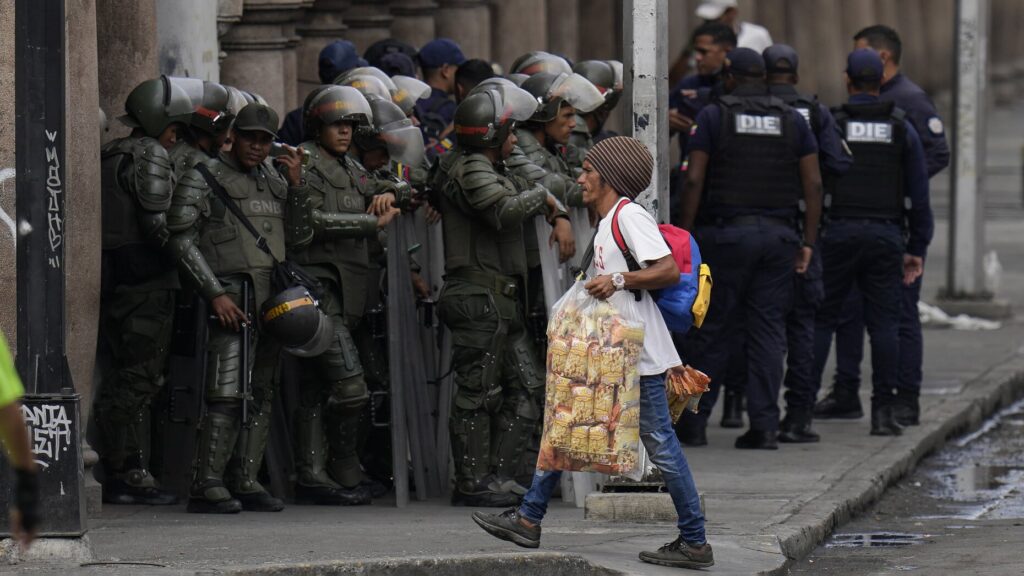 Guardia Nacional Bolivariana En Las Calles De Caracas Venezuela Enero2025